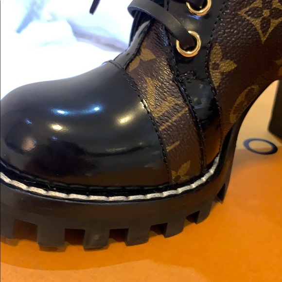 ⚡️SALE⚡️ Louis Vuitton Star Trail Ankle Boot - Picture 8 of 9